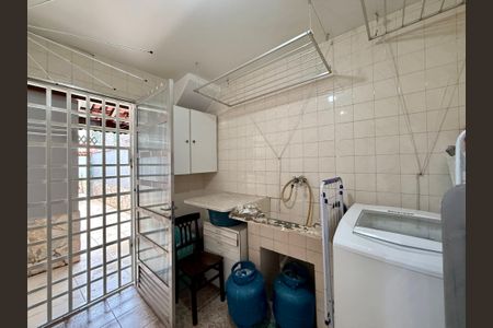 Casa para alugar com 180m², 2 quartos e 2 vagas Casa para alugar com 180m², 2 quartos e 2 vagasÁrea de Serviço