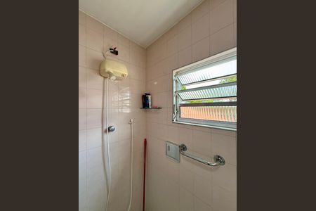 Casa para alugar com 180m², 2 quartos e 2 vagas Casa para alugar com 180m², 2 quartos e 2 vagasBanheiro Suíte