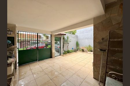 Casa para alugar com 180m², 2 quartos e 2 vagas Casa para alugar com 180m², 2 quartos e 2 vagasGaragem