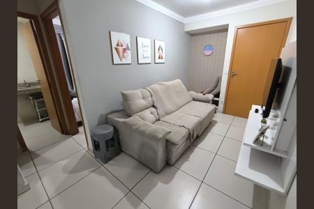 Sala de apartamento para alugar com 2 quartos, 49m² em Dona Zulmira, Uberlândia