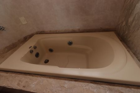 Casa à venda com 277m², 3 quartos e 5 vagasBanheiro da Suíte 3 - Banheira