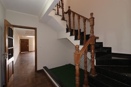 Casa à venda com 277m², 3 quartos e 5 vagasCorredor do piso inferior