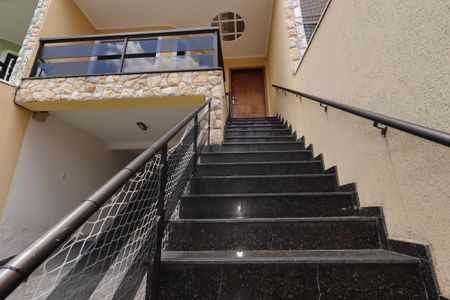 Casa à venda com 277m², 3 quartos e 5 vagasEscada de Entrada