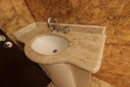 Casa à venda com 277m², 3 quartos e 5 vagasBanheiro da Suíte 2 - Pia