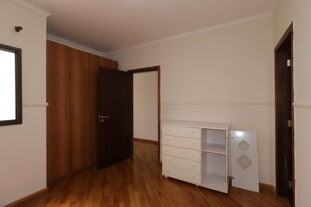 Casa à venda com 277m², 3 quartos e 5 vagasSuíte 2