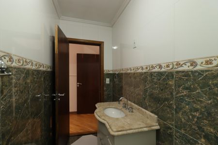 Casa à venda com 277m², 3 quartos e 5 vagasBanheiro da Suíte 1