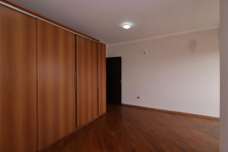 Casa à venda com 277m², 3 quartos e 5 vagasSuíte 3