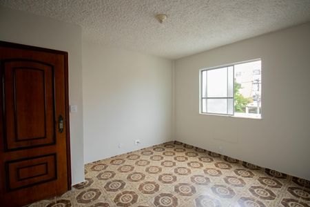 Sala de apartamento para alugar com 2 quartos, 52m² em Colubandê, São Gonçalo