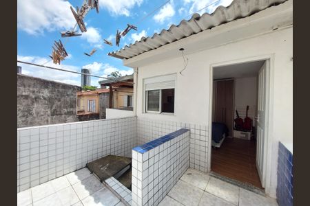Casa de condomínio à venda com 110m², 3 quartos e 2 vagasVaranda
