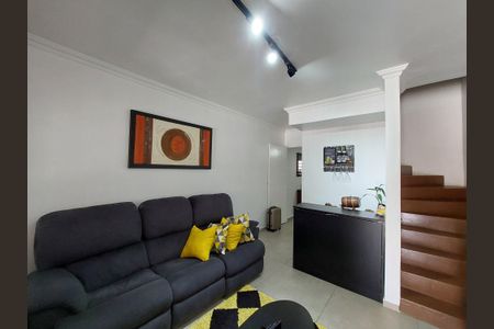 Casa de condomínio à venda com 110m², 3 quartos e 2 vagasSala
