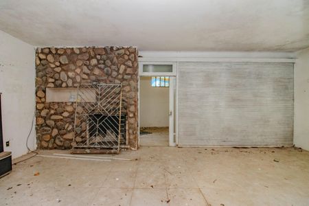 Sala de casa à venda com 3 quartos, 600m² em Petrópolis, Porto Alegre