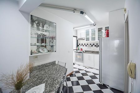 Apartamento à venda com 75m², 2 quartos e 2 vagasCozinha