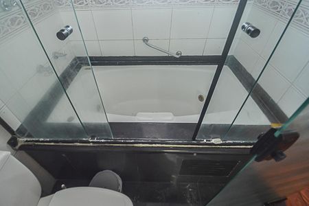 Apartamento à venda com 75m², 2 quartos e 2 vagasBanheiro da Suíte