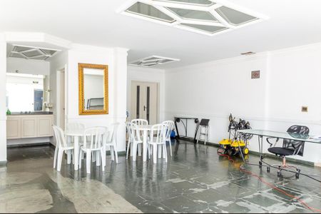 Apartamento à venda com 75m², 2 quartos e 2 vagasÁrea comum - Salão de festas