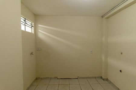 Quarto de casa para alugar com 1 quarto, 35m² em Sítio Cercado, Curitiba