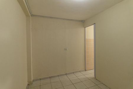 Quarto de casa para alugar com 1 quarto, 35m² em Sítio Cercado, Curitiba
