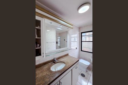 Apartamento para alugar com 215m², 3 quartos e 4 vagasBanheiro