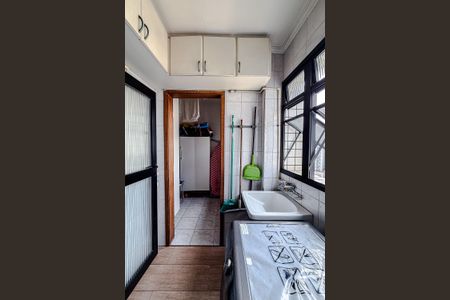 Apartamento para alugar com 215m², 3 quartos e 4 vagasÁrea de Serviço