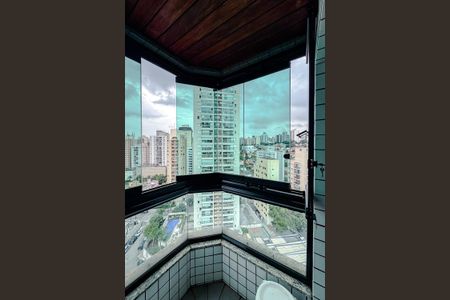 Apartamento para alugar com 215m², 3 quartos e 4 vagasVaranda do Quarto 2