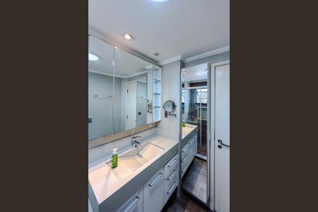 Apartamento para alugar com 215m², 3 quartos e 4 vagasBanheiro da Suíte