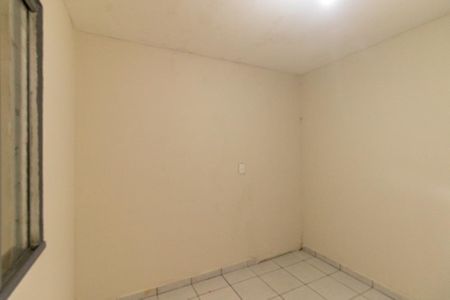 Quarto de casa para alugar com 1 quarto, 35m² em Sítio Cercado, Curitiba