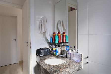 Banheiro da Suíte de apartamento à venda com 2 quartos, 56m² em Palmares, Belo Horizonte