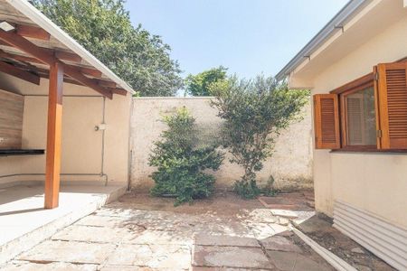Casa à venda com 129m², 4 quartos e 1 vaga