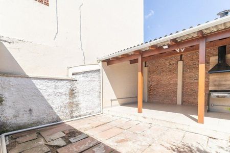 Casa à venda com 129m², 4 quartos e 1 vaga