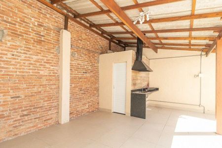 Casa à venda com 129m², 4 quartos e 1 vaga