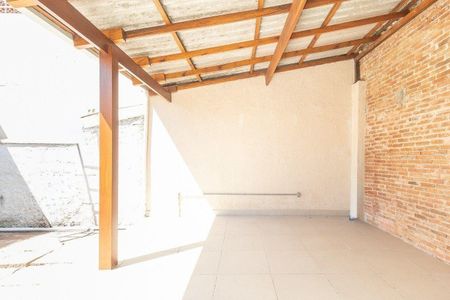 Casa à venda com 129m², 4 quartos e 1 vaga
