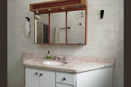 Casa para alugar com 300m², 4 quartos e 3 vagasBanheiro 2