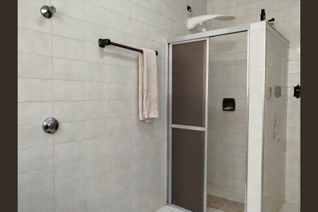 Casa para alugar com 300m², 4 quartos e 3 vagasBanheiro 2