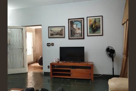 Casa para alugar com 300m², 4 quartos e 3 vagasSala