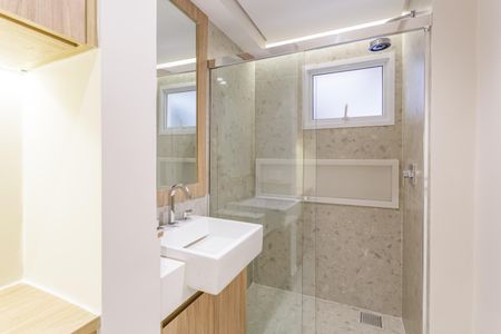 Apartamento à venda com 82m², 3 quartos e 1 vaga Apartamento à venda com 82m², 3 quartos e 1 vagaBanheiro da Suíte