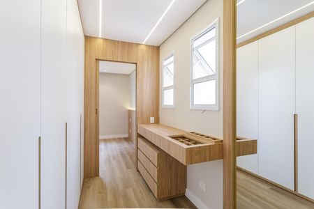 Apartamento à venda com 82m², 3 quartos e 1 vaga Apartamento à venda com 82m², 3 quartos e 1 vagaCloset da suíte