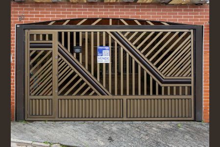 Casa à venda com 130m², 3 quartos e 2 vagasFachada