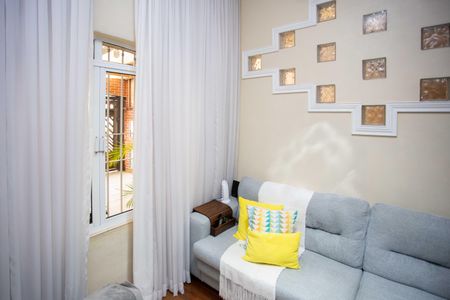 Casa à venda com 130m², 3 quartos e 2 vagasSala de TV