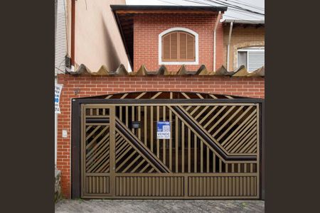 Casa à venda com 130m², 3 quartos e 2 vagasFachada