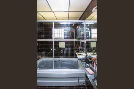 Casa à venda com 130m², 3 quartos e 2 vagasBanheiro da Suíte