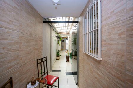 Casa à venda com 130m², 3 quartos e 2 vagasCorredor