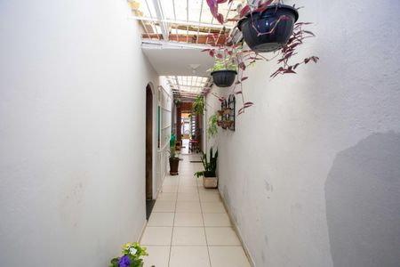 Casa à venda com 130m², 3 quartos e 2 vagasCorredor