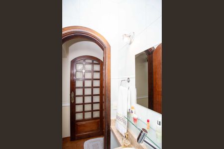 Casa à venda com 130m², 3 quartos e 2 vagasLavabo