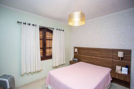 Casa à venda com 130m², 3 quartos e 2 vagasQuarto Suíte