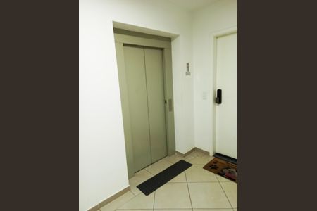 Apartamento para alugar com 49m², 2 quartos e 1 vaga Apartamento para alugar com 49m², 2 quartos e 1 vagaHall Elevador