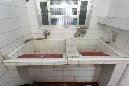 Casa para alugar com 180m², 2 quartos e 1 vagaÁrea de Serviço - Tanque 