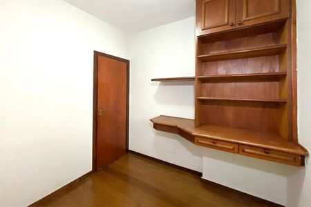Apartamento à venda com 78m², 3 quartos e 2 vagasQuarto 3