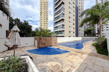 Apartamento à venda com 37m², 1 quarto e 1 vaga Apartamento à venda com 37m², 1 quarto e 1 vagaÁrea comum - Piscina