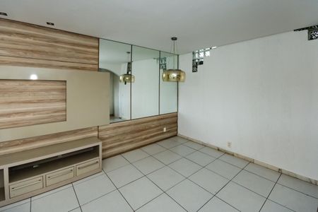Casa para alugar com 3 quartos, 190m² em Santa Amelia, Belo Horizonte