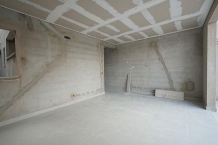 Sala de casa à venda com 3 quartos, 204m² em Vila Monumento, São Paulo