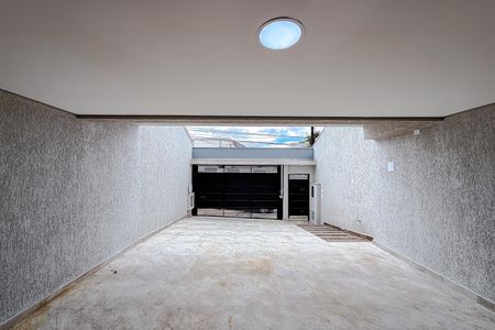 Garagem de casa à venda com 3 quartos, 204m² em Vila Monumento, São Paulo